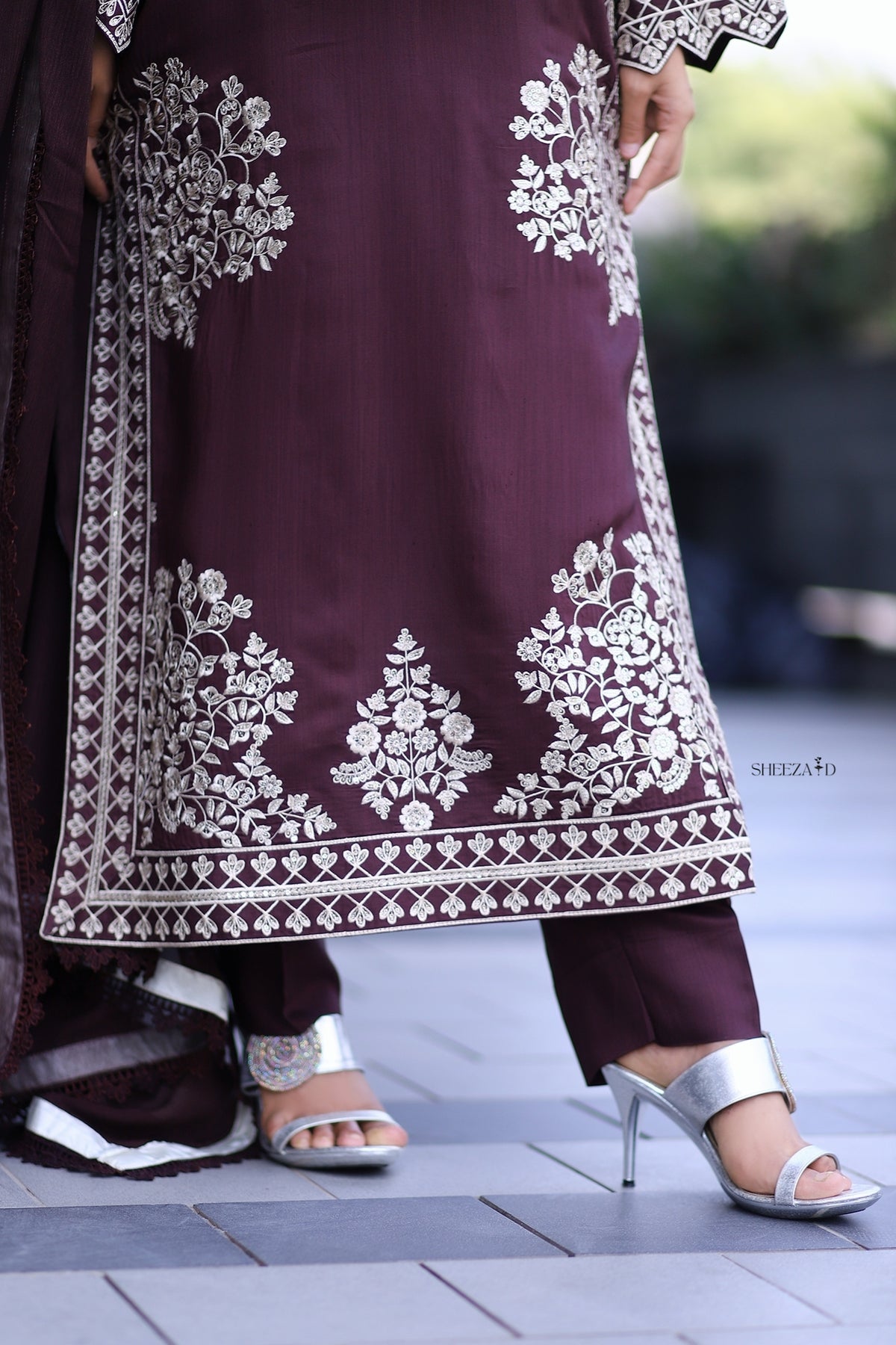 Brown Elegance – Embroidered Viscose 3-Piece Suit