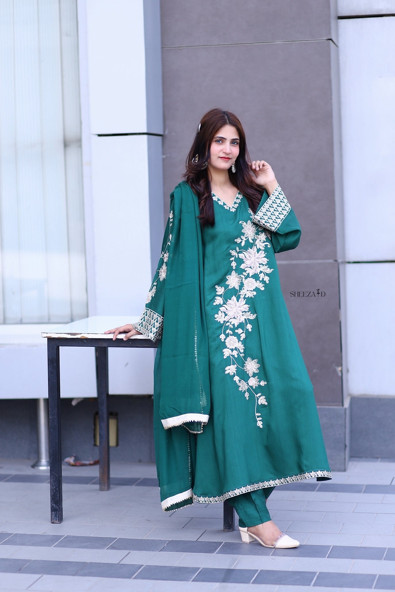 Emerald Bloom – Green Embroidered Viscose 3 Piece Suit